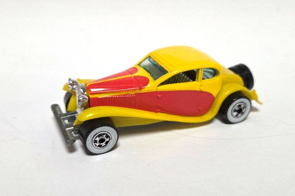 gebraucht! Hot Wheels Bugatti 1937 gelb/rot ca. 1:64 - fast wie neu