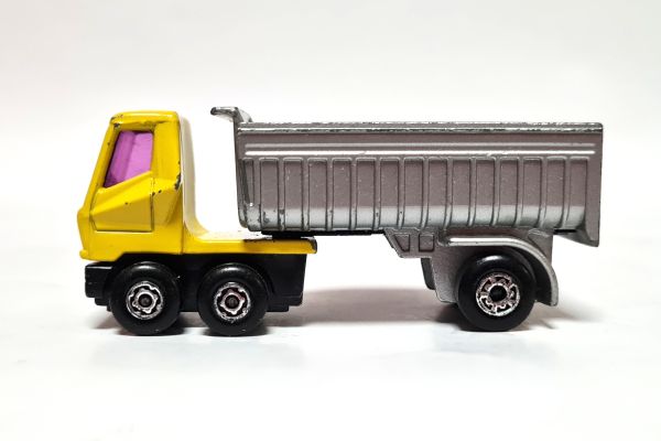 gebraucht! Matchbox No.30 Articulated Truck LKW silber/gelb Lesney 1973 - leicht bespielt