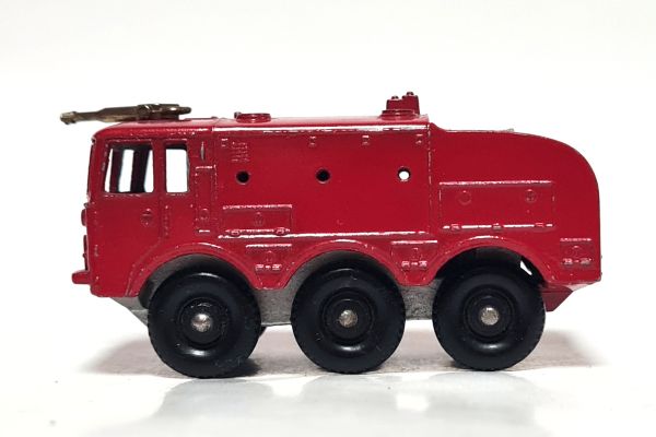 gebraucht! Matchbox No.63 Foamite Crash Tender rot Feuerwehr Made in England - leicht bespielt