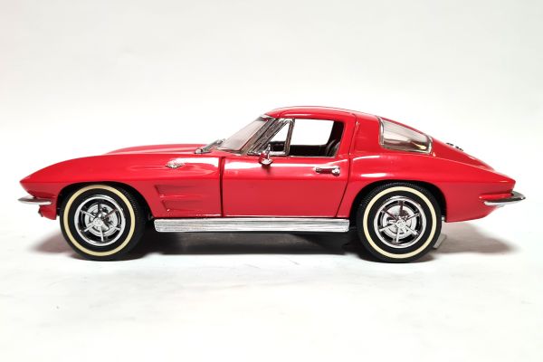 gebraucht! Franklin Mint Chevrolet Corvette 1963 rot Maßstab 1:24 Modellauto - fast wie neu
