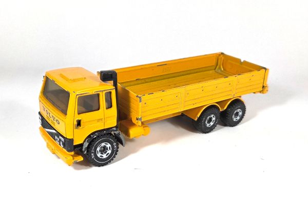 gebraucht! Siku 2513 Volvo F12 Turbo 6 Pritsche gelb - bespielt