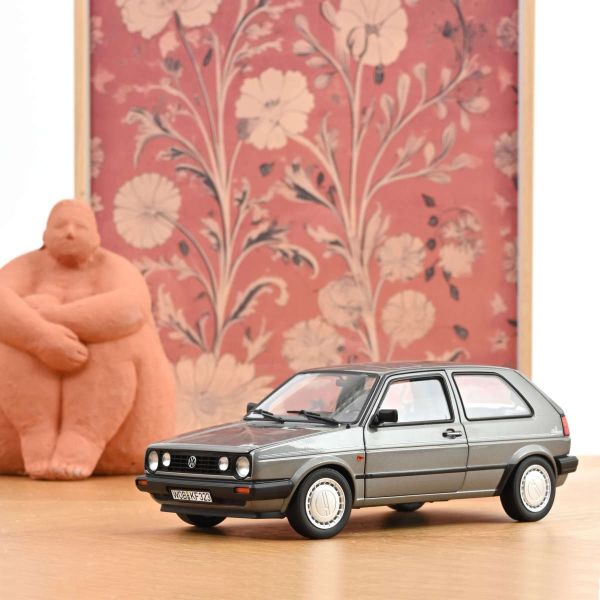 Norev VW Golf II Champion 1990 grau 1:18