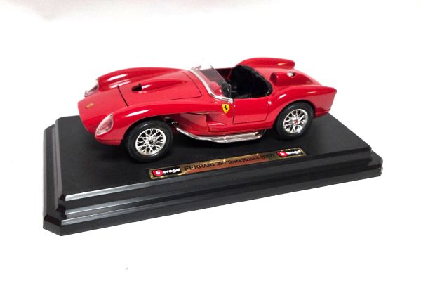 gebraucht! Bburago 1507 Ferrari Testa Rossa 1957 rot 1:24 - fast wie neu