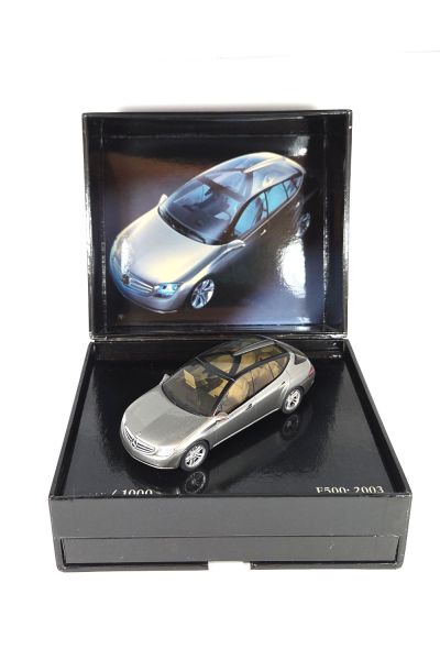 NOS! Spark Mercedes-Benz F500 Studie 2003 silber 1:43