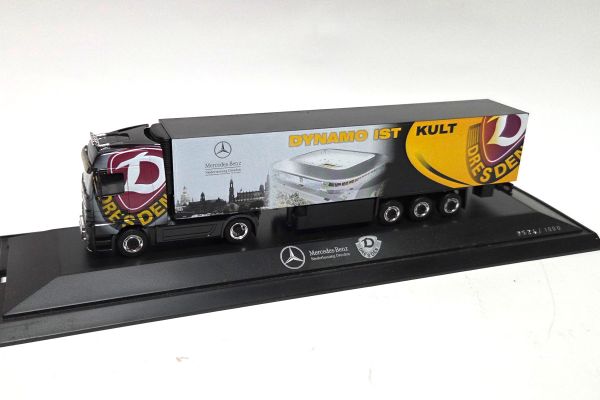 gebraucht! Herpa Mercedes-Benz Niederlassung "Dynamo Dresden" Koffer LKW mit Autogrammen 1:87 Unikat