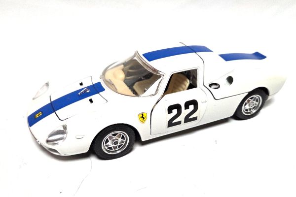 gebraucht! Bburago Ferrari 250 LM #22 weiss 1966 1:24 - ganz leicht bespielt