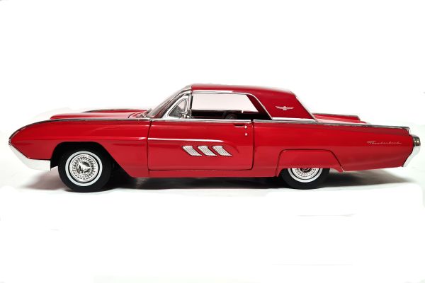 gebraucht! Anson 30344 Ford Thunderbird Cabriolet 1963 rot Maßstab 1:18 Modellauto - fast wie neu