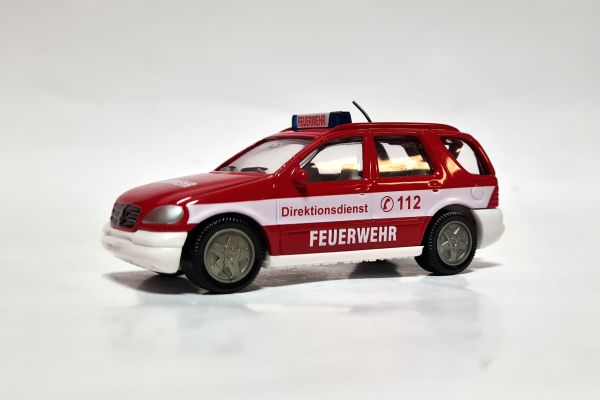 gebraucht! Siku 1415 Mercedes-Benz ML320 "Feuerwehr Dierektionsdienst" rot - neuwertig