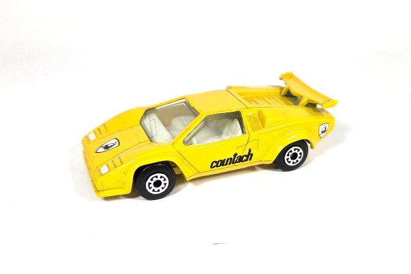 gebraucht! Matchbox Lamborghini Countach LP500S gelb 1985 - ganz leicht bespielt