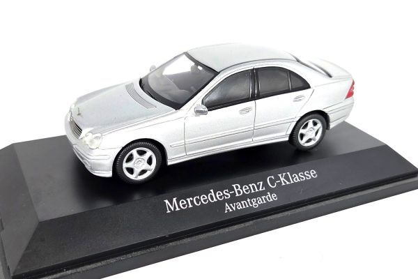 NOS! Schuco Mercedes-Benz C-Klasse Avantgarde (W203) silber 1:43