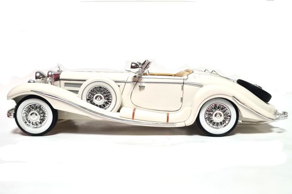 gebraucht! Maisto 36055W Mercedes-Benz 500 K Typ Specialroadster 1936 weiß Maßstab 1:18 Modellauto -