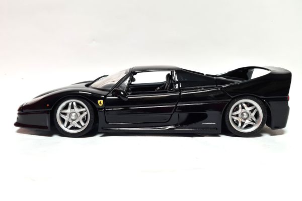gebraucht! Hot Wheels 23910 Ferrari F50 1995 schwarz Maßstab 1:18 - leicht bespielt