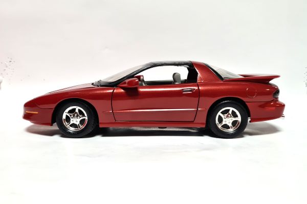 gebraucht! Ertl 7209 Pontiac Firebird Trans Am 1996 rot metallic Maßstab 1:18 - fast wie neu