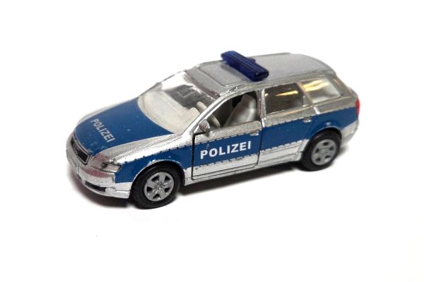 gebraucht! Siku 1365 Audi A4 Avant 2.5 TDI Quattro Polizei silber/blau - leicht bespielt