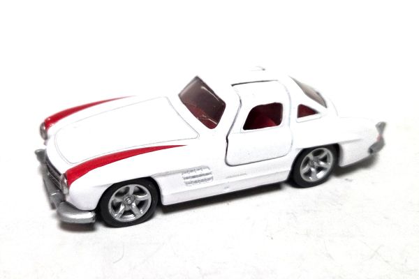 gebraucht! Siku 1470 Mercedes-Benz 300SL weiss - ganz leicht bespielt