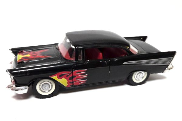 gebraucht! Majorette Chevrolet Bel Air 1957 schwarz 1:34 - ganz leicht bespielt