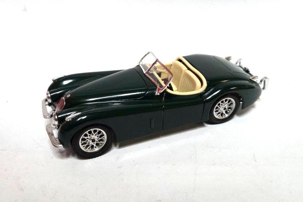 gebraucht! Bburago 1502 Jaguar XK 120 Roadster 1948 dunkelgrün 1:24 - fast wie neu