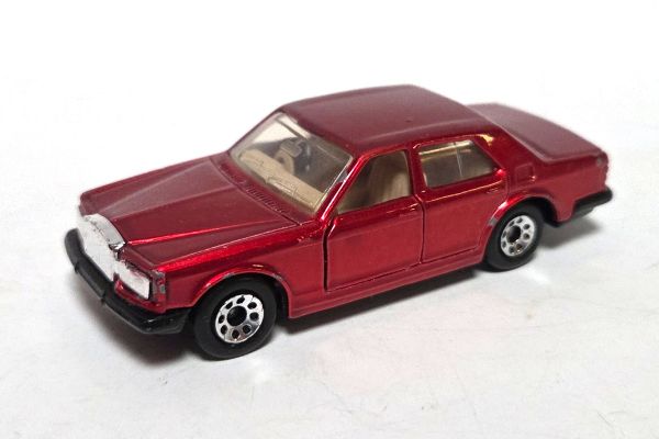 gebraucht! Matchbox Rolls Royce Silver Spirit rot metallic 1986 - leicht bespielt