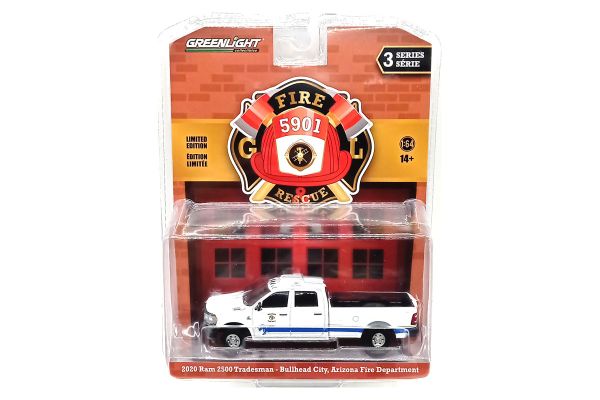 Greenlight 67030-F Dodge RAM 2500 Tradesman &quot;Bullhead Fire Department&quot; weiss 2020 - Fire &amp; Rescue 3