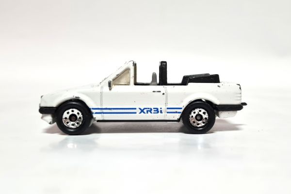 gebraucht! Matchbox Ford Escort XR3i Cabriolet weiss 1985 Maßstab 1:56 - leicht bespielt