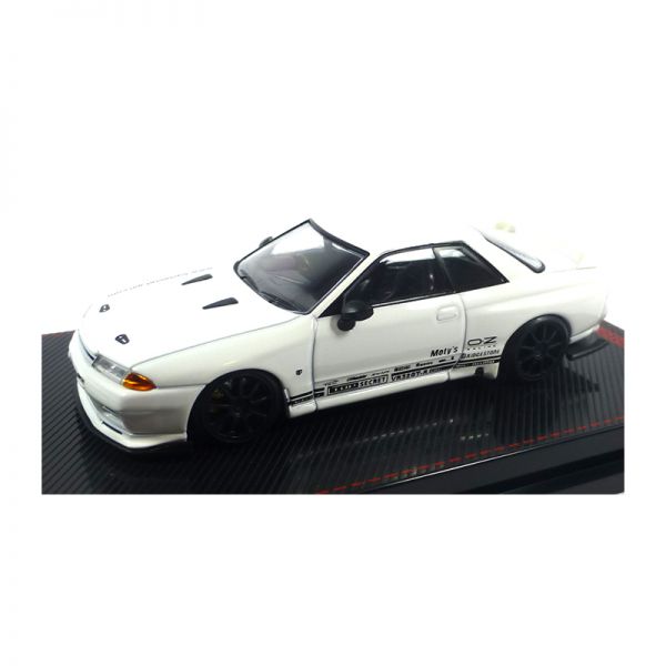 Ignition IG2389 TOP SECRET Nissan GT-R (VR32) weiss mit "Smokey Nagata"-Figur aus Metall Maßstab 1:6