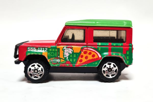 gebraucht! Matchbox Land Rover Defender Ninety rot/grün "Pizza" 1987 Maßstab 1:62 - leicht bespielt